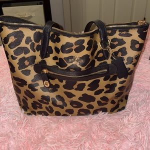 COACH CHEETAH TOTE